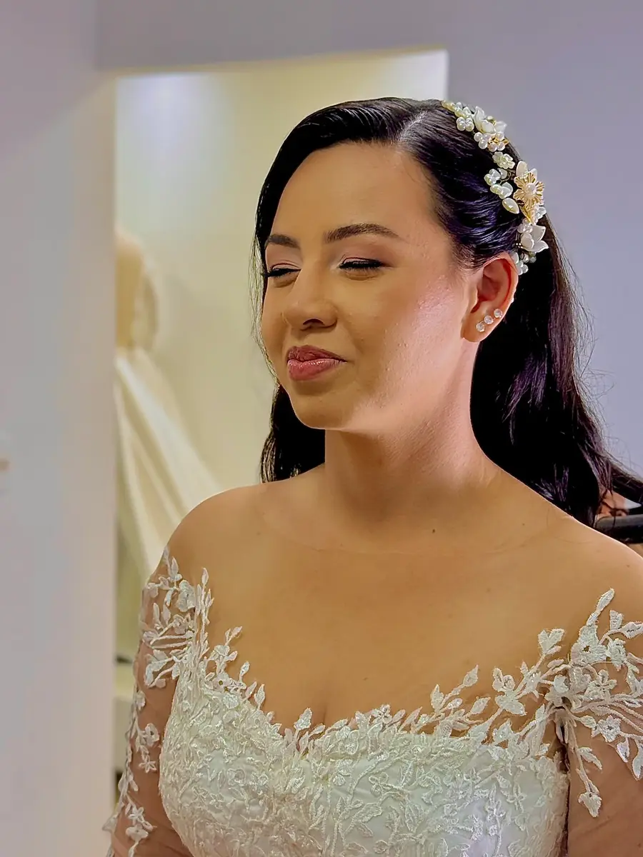 Retrato de noiva com vestido rendado